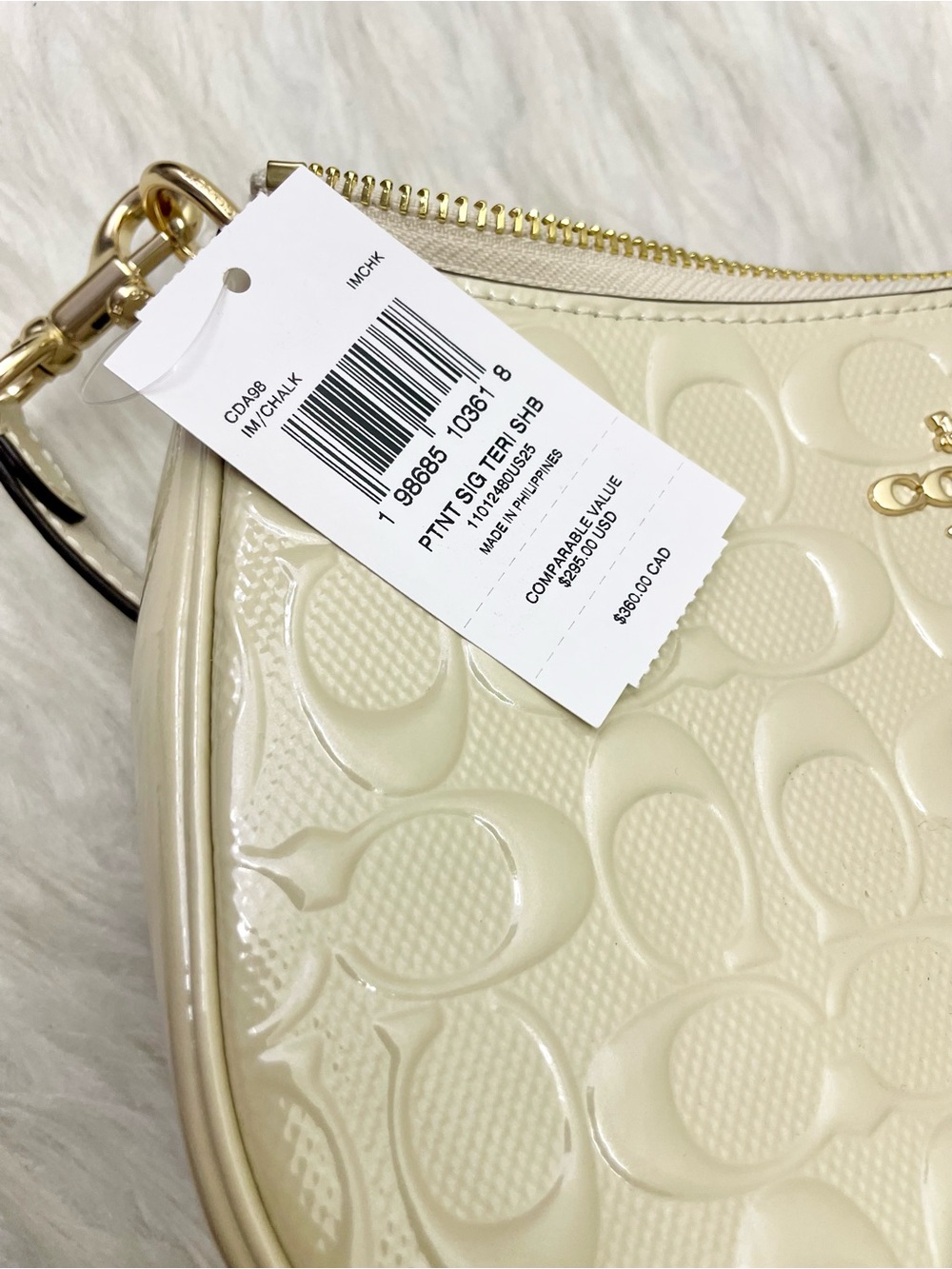 NWT Coach Teri Shoulder Bag In Signature Leather With Heart Charm in Chalk CDA98 - Picture 12 of 12
